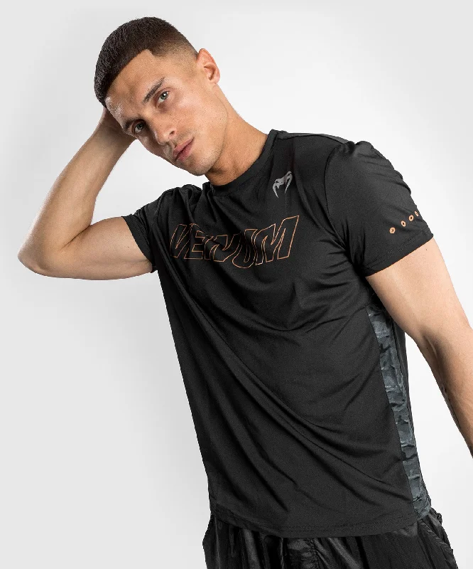 men's loose fit t-shirts -Venum Classic Evo Dry tech T-shirt - Black/Bronze